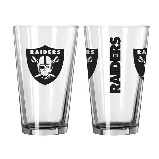 Oakland Raiders 2pc. Gameday Pint Glass Gift Set