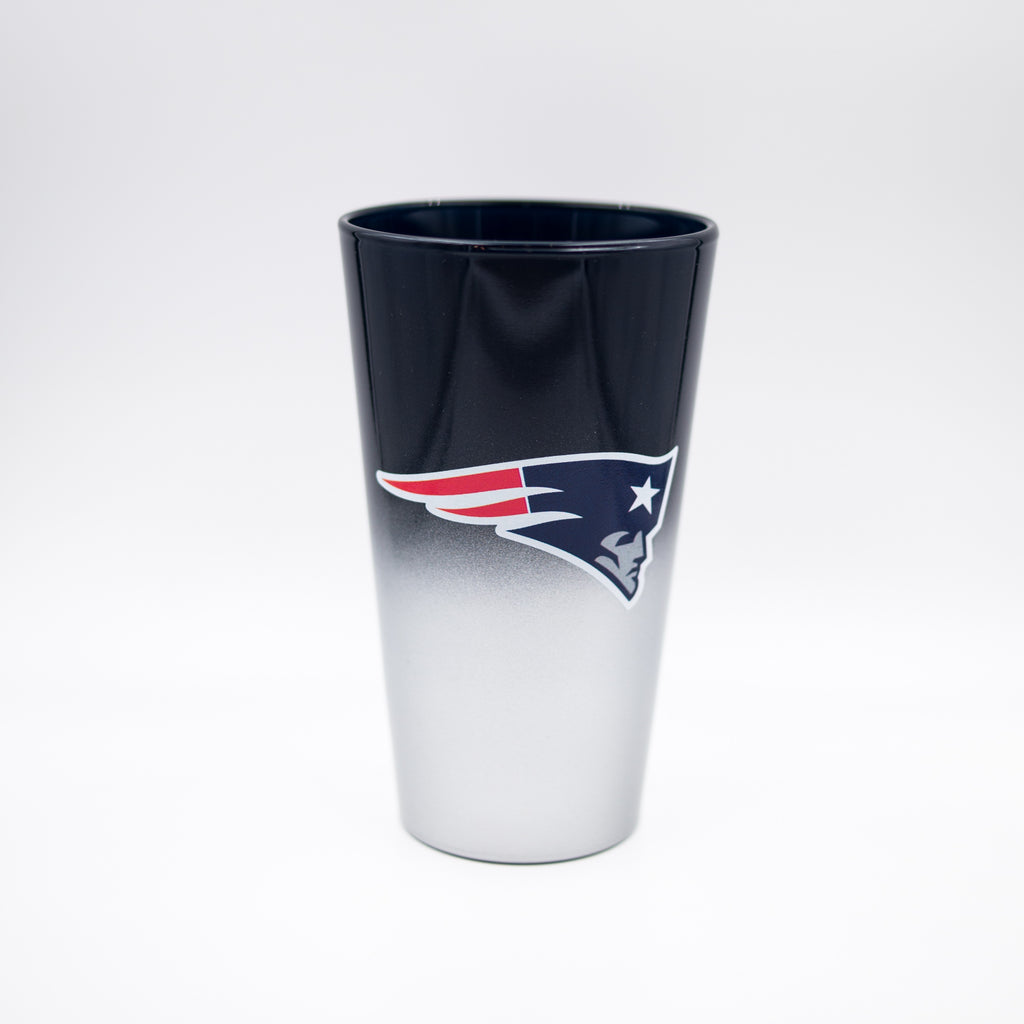 New England Patriots Color Chrome Pint Glass