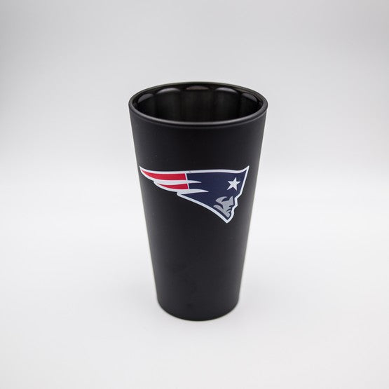 New England Patriots Black Matte/Chrome Pint